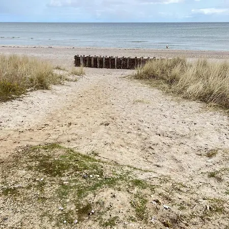 Ostsee- Schleioase -grosser Garten Umzaeunt-hunde-baby-kajak Hébergement de vacances Dorphof